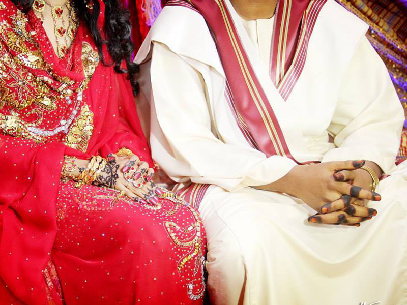اضغط لمشاهده الفيديو: حفل زفاف سوداني يثير الجدل بسبب جرأة العروسين!